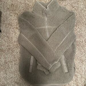 Super soft and cozy abercrombie pull over sweater